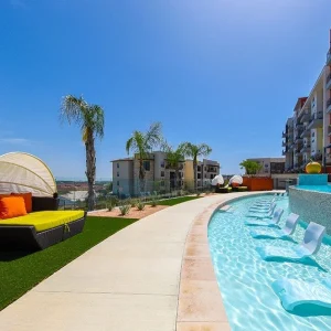 resort-style-pool-texas